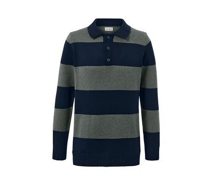 Gestreifter Pullover in Grau und Dunkelblau.