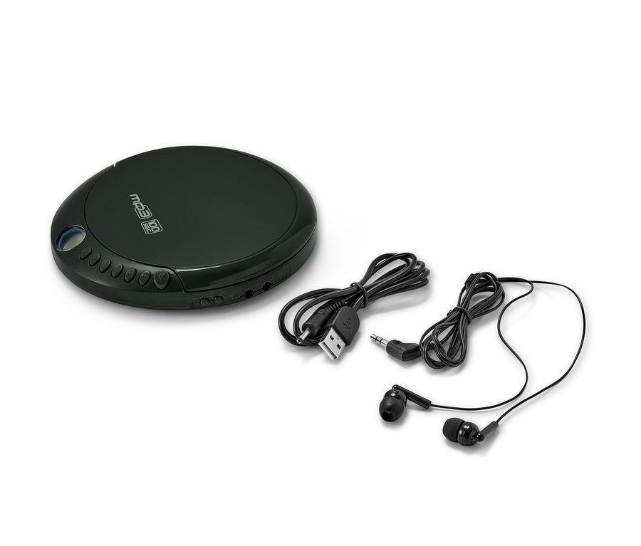 Schwarzer tragbarer CD-Player mit Zubehör auf weißem Hintergrund.