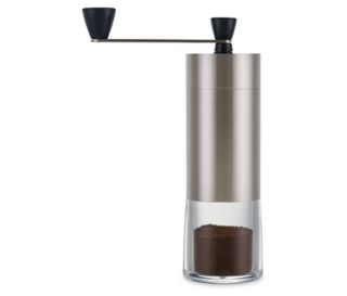 Hand-Kurbel: silberfarben<br>Griff: schwarz<br>Korpus: silberfarben<br>Pulverbehälter: transparent