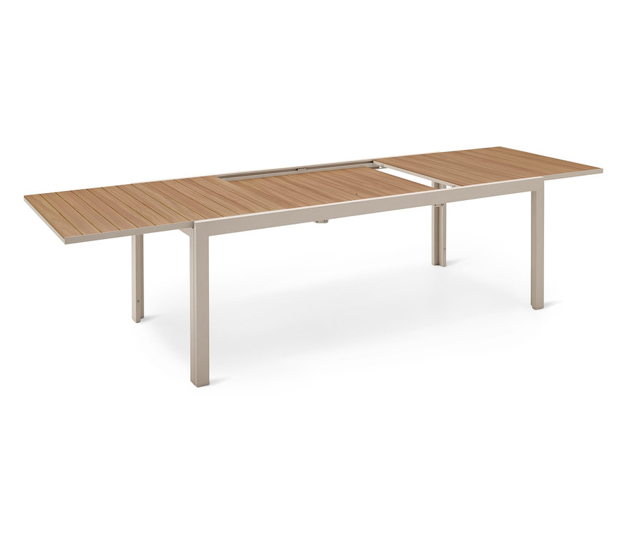 Ausgezogener Gartentisch mit Holzpaneelen und grauem Metallrahmen.