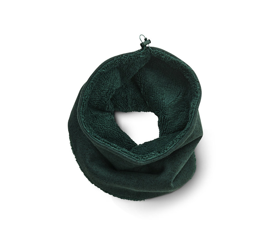 Grüner Strickfleece-Schlauchschal.