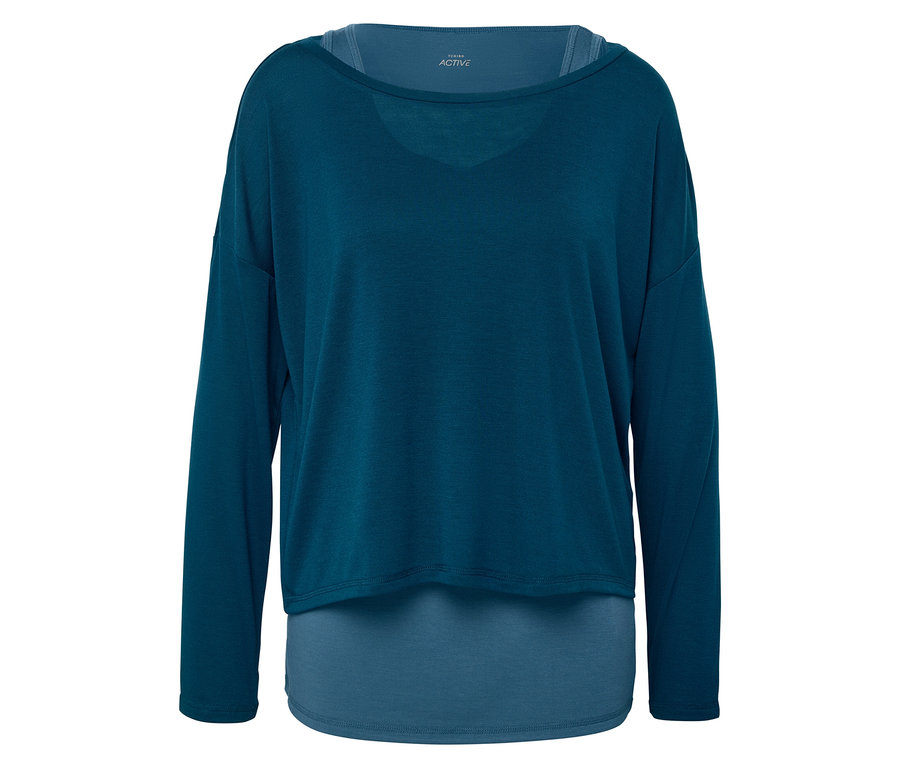 Ein blaugrünes Langarmshirt.