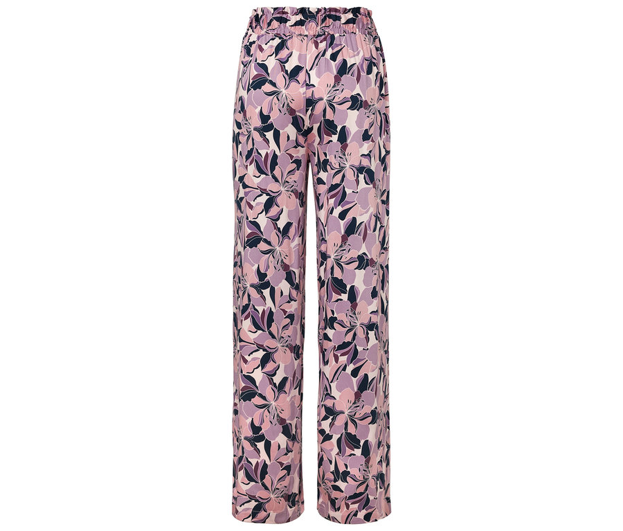 Hose mit Blumenmuster.