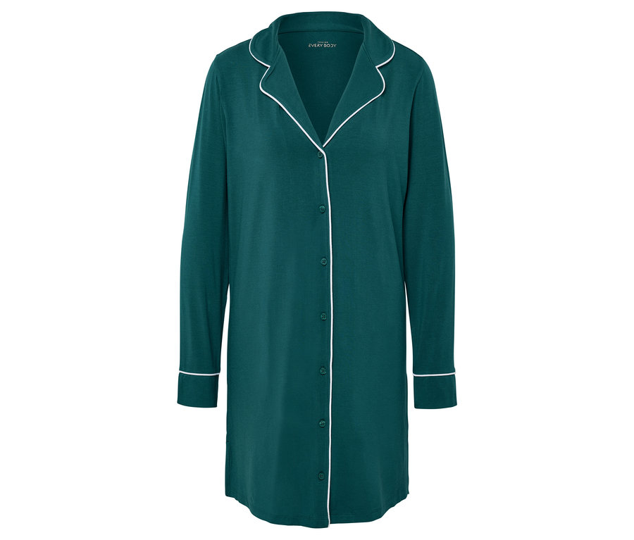 Grünes, langärmeliges Nachthemd mit weißen Paspeln.