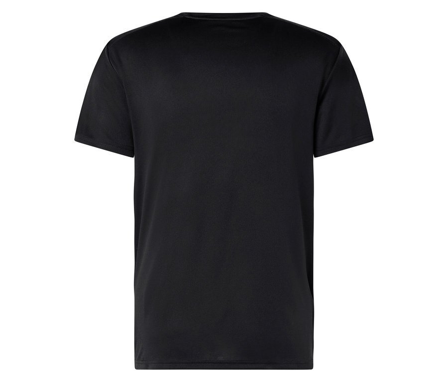 Nahaufnahme eines schwarzen T-Shirts von hinten.