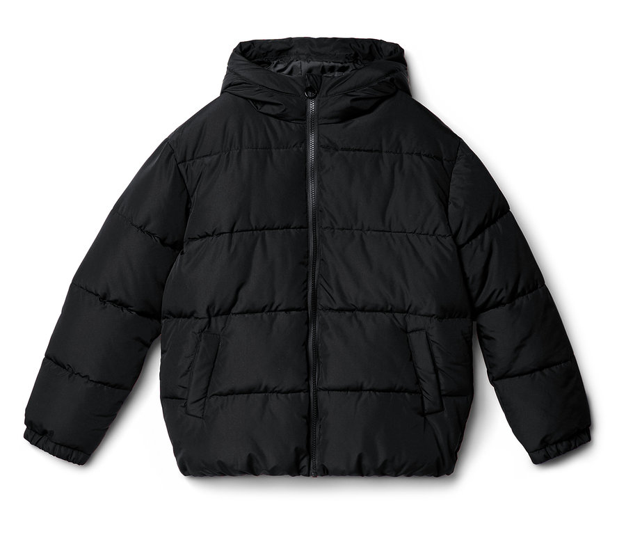 Schwarze Steppjacke mit Kapuze und Reißverschluss.