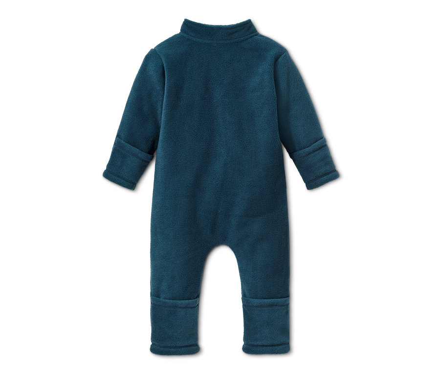 Dunkelblauer Fleece-Einteiler aus recyceltem Material.