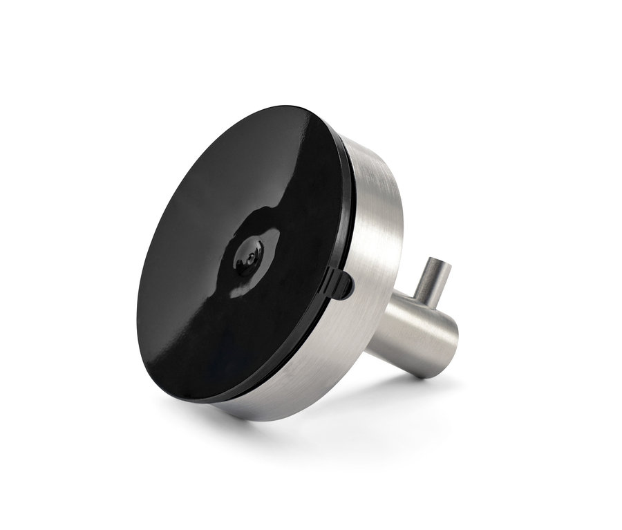 Detailansicht von zwei Haken mit Saugnapf.