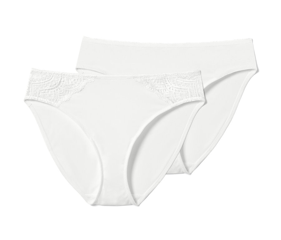 Zwei weiße Slips, 2er-Pack, liegen übereinander.