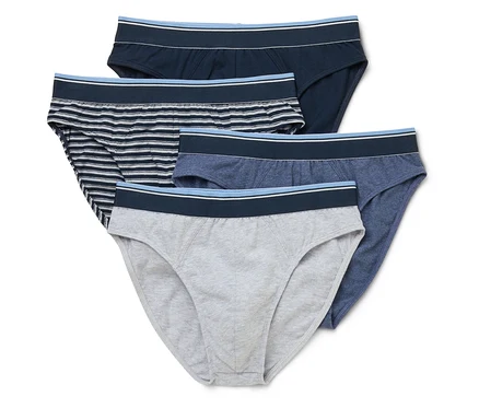 Fünf Herrenslips in Marineblau, gestreift, Hellblau und Grau liegen übereinander.