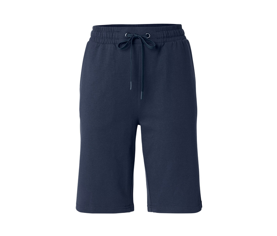 Dunkelblaue Sweatshorts.