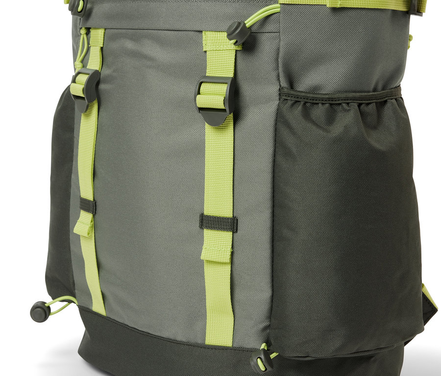 Detailansicht eines Outdoor-Rucksacks.