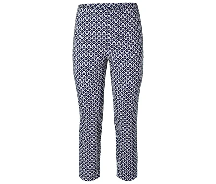 Blaue und weiße Hose mit Blattmuster.