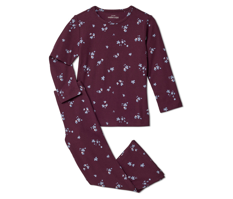 Ein dunkelroter gerippter Kinderpyjama mit blau-weißem Blumenmuster, bestehend aus einem langärmeligen Oberteil und passender langer Hose.
