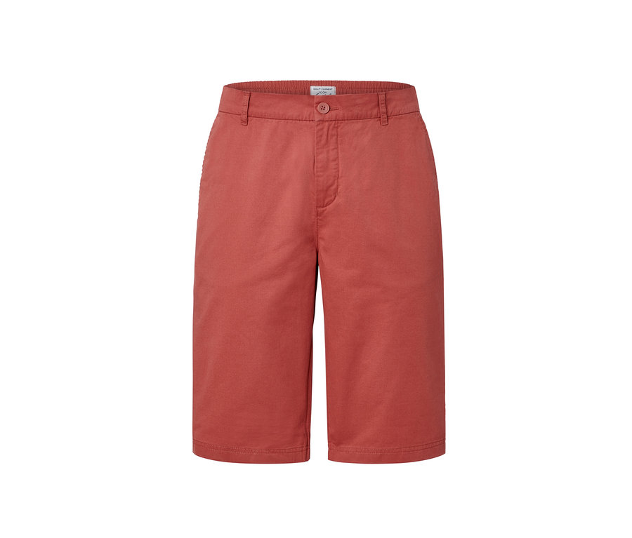 Terra-farbene Chino-Shorts.