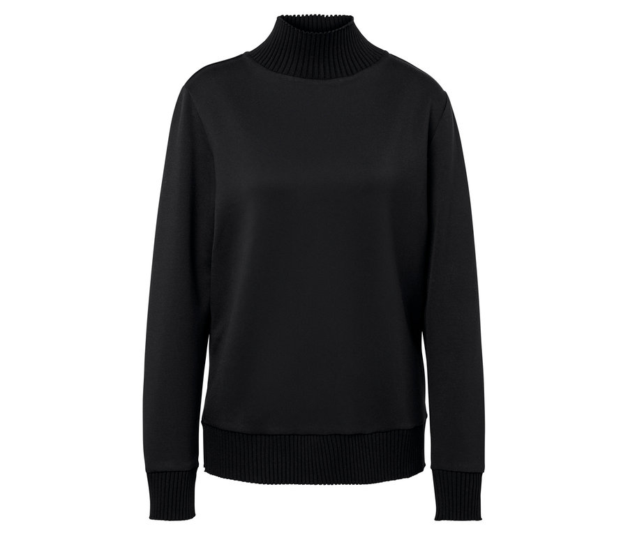 Schwarzer Rollkragenpullover mit langen Ärmeln.