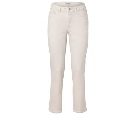 Helle, lange Hose vor einem weißen Hintergrund.
