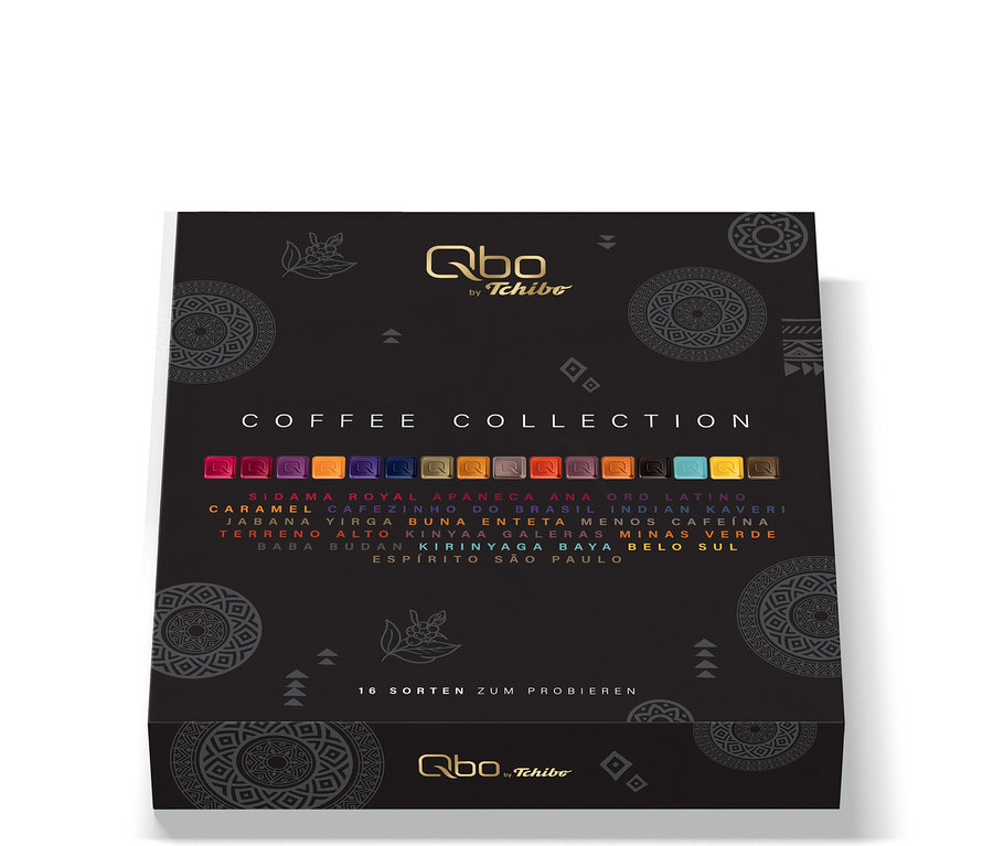 Die Qbo Collection 30 Kapseln Kaffeekapselbox zeigt 16 Kaffeesorten mit Namen und farbigen Kapseln auf schwarzem Grund.