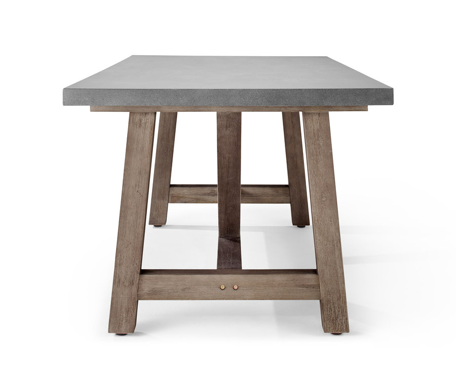 Detailansicht eines 2 m langen Gartentisches in Betonoptik.