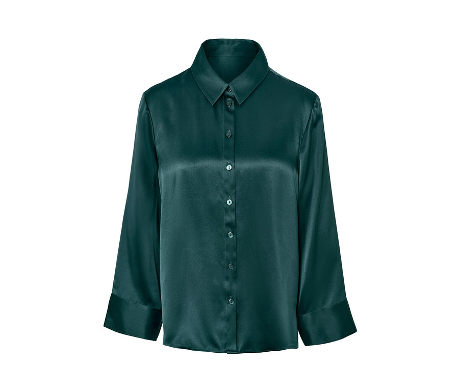 Dunkelgrünes Pyjama-Oberteil aus reiner Seide mit Kragen und Knöpfen.