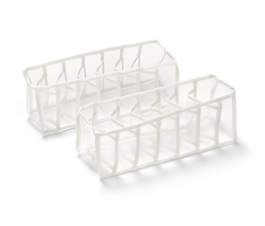 Zwei Kleiderschrank-Organizer.