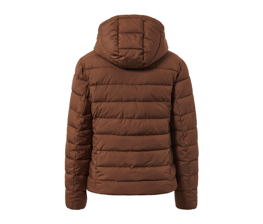 Rückansicht einer cognacfarbenen Steppjacke mit Kapuze.