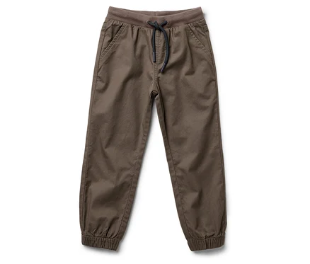 Braune Jogginghose mit Gummibund und Kordelzug.