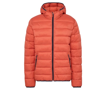 Orangefarbene Daunenjacke mit Kapuze und marineblauen Details.