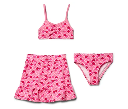 Rosa Mädchen Badebekleidung mit Fischschuppenmuster, bestehend aus einem Top, einer Badehose und einem Rock.