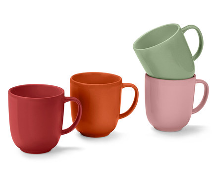 4 Trinkbecher in Rot, Orange, Rosa und Grün. Zwei stehen nebeneinander, zwei sind gestapelt.