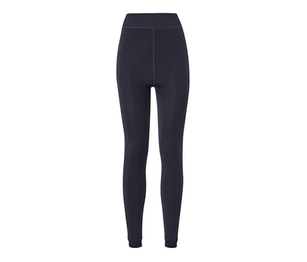 Eine gefütterte, schwarze Leggings auf weißem Hintergrund.