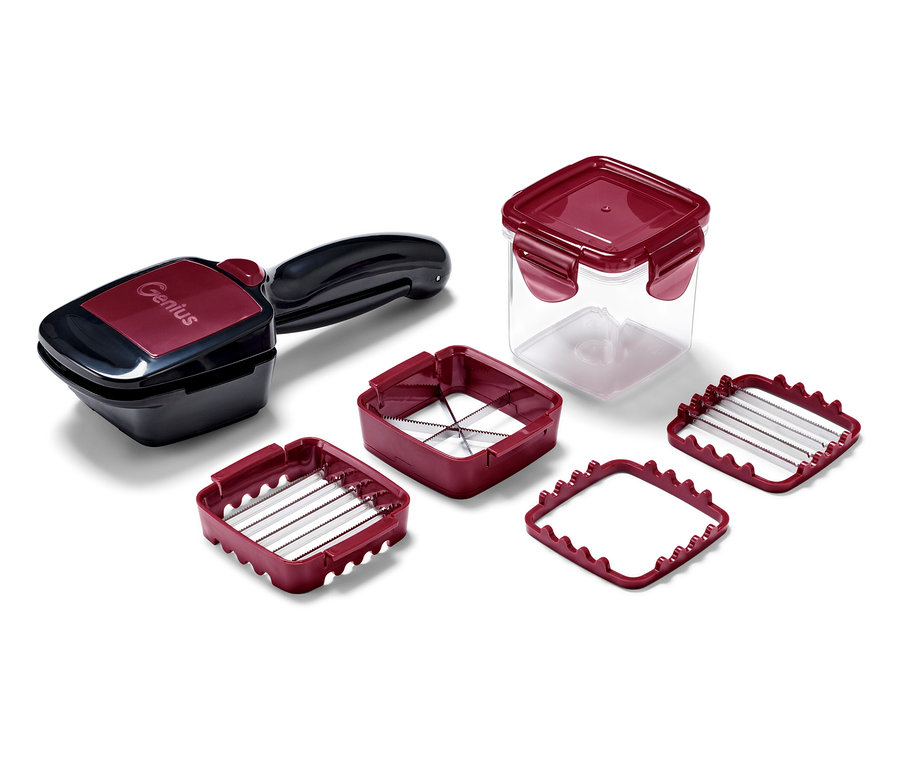 Ein zerlegter Nicer Dicer Quick mit verschiedenen Aufsätzen und einem Behälter.