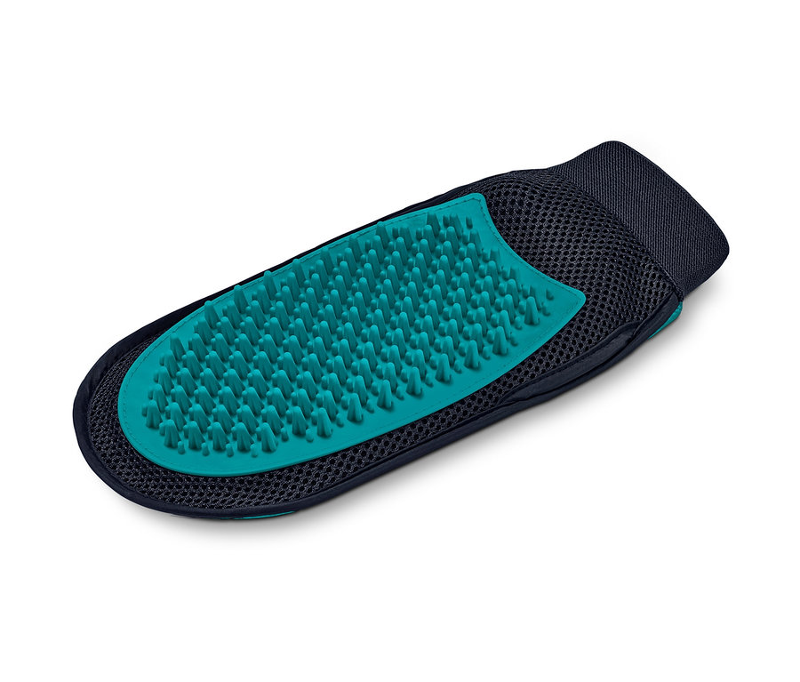 Detailansicht eines 2-in-1-Fellpflegehandschuhs mit blaugrüner Gummiseite auf weißem Hintergrund.