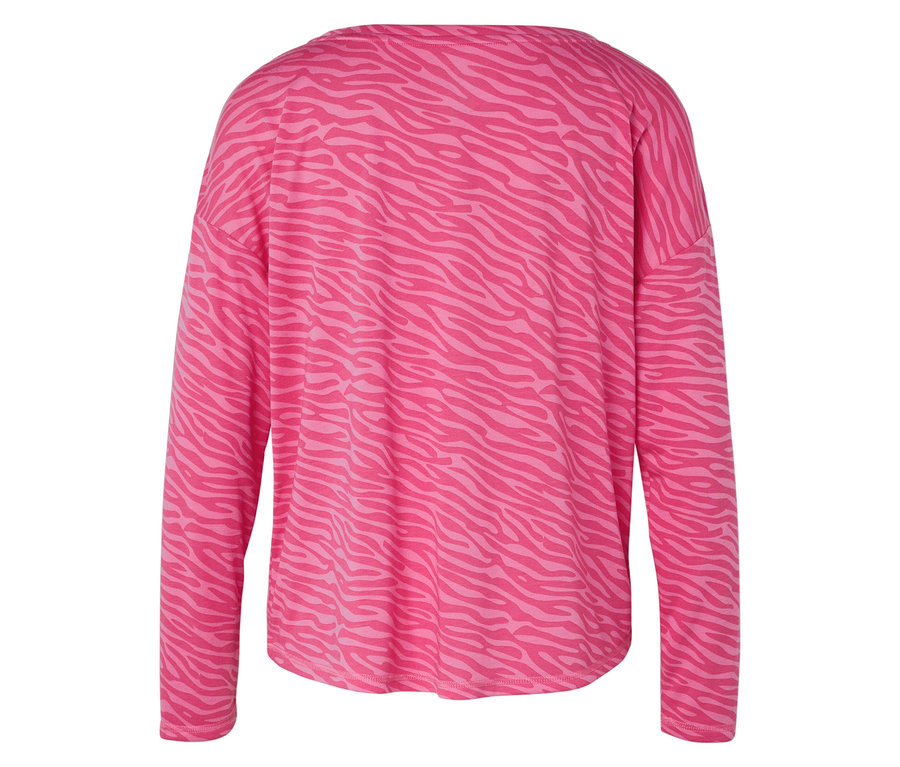 Detailansicht eines pinken Langarmshirts mit Animal-Print.