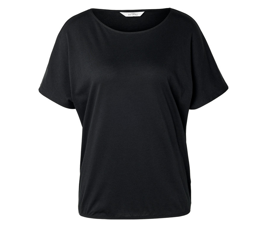 Ein schwarzes, kurzärmeliges T-Shirt liegt auf einem weißen Hintergrund.