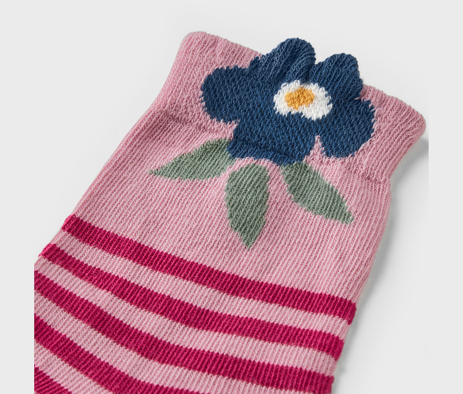 Detail einer Kinder-Socke mit Blumenmuster, 5 Paar.