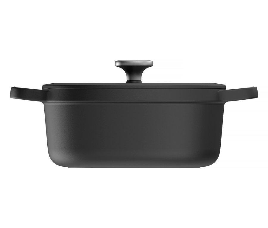 Schwarzer gusseiserner Topf mit Deckel auf weißem Hintergrund.