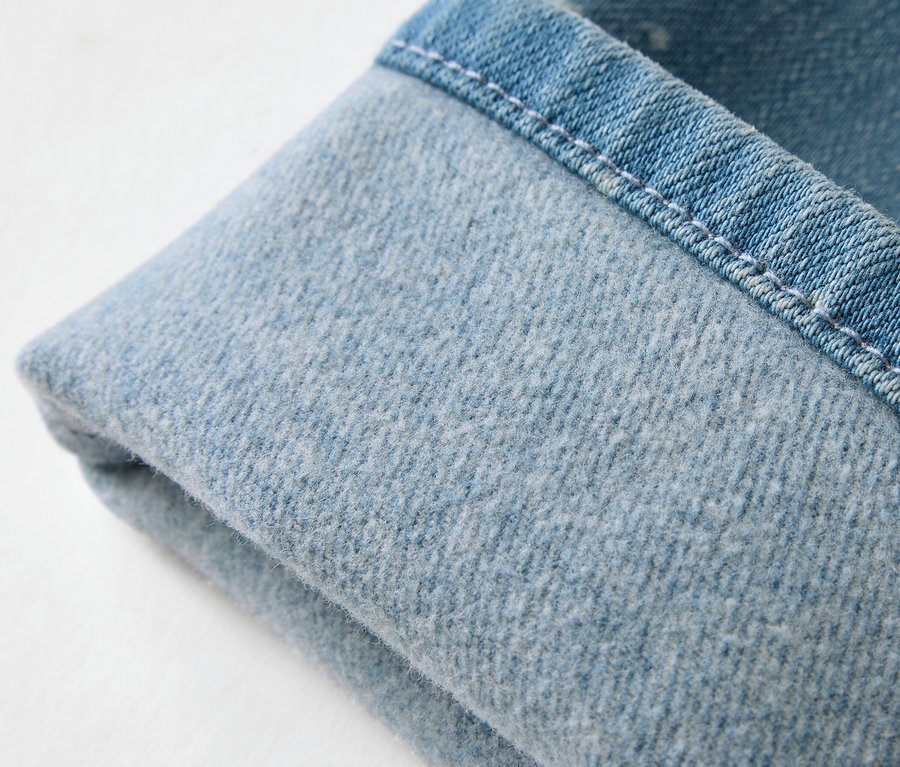 Detailaufnahme von Kinder-Treggings.