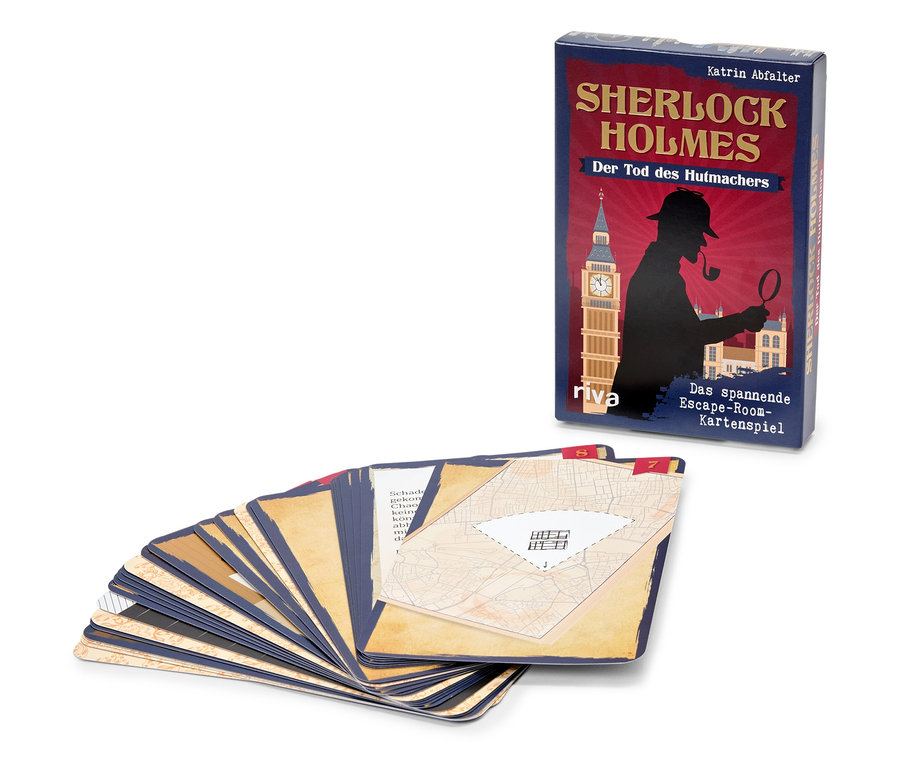Ein Kartenpack und ausgelegte Karten des Spiels Sherlock Holmes: Der Tod des Hutmachers.
