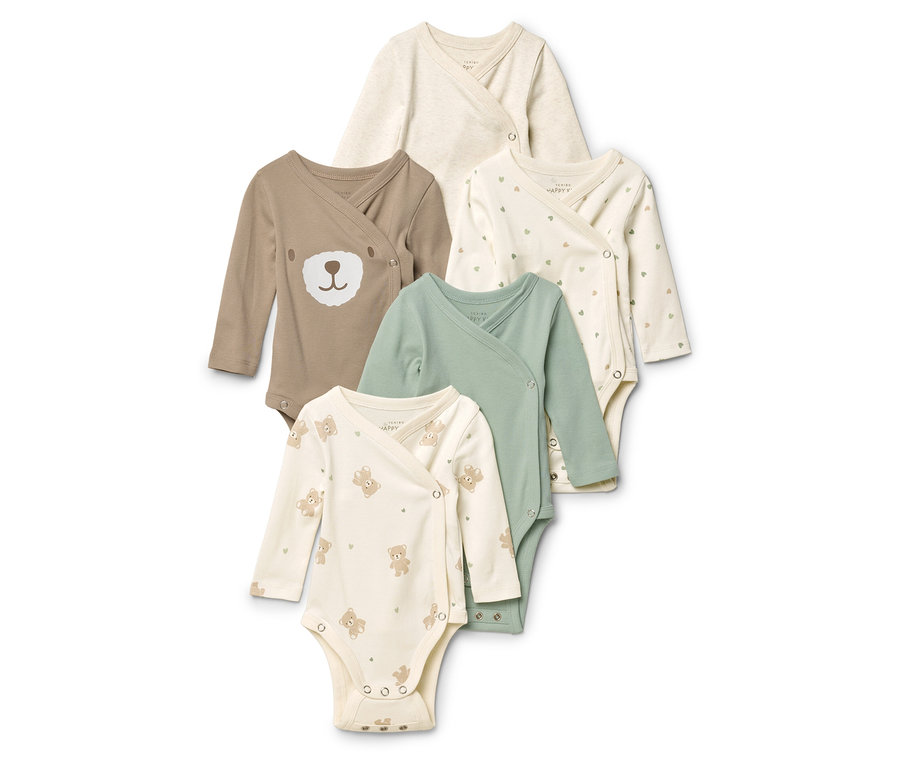 Fünf langärmelige Babybodys in Beige, Braun mit Bärengesicht, Grün und mit Bären- und Herzmuster liegen übereinander.