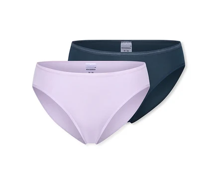 Zwei Damen-Slips, einer hellviolett und einer dunkelblau, überlappend auf weißem Hintergrund.