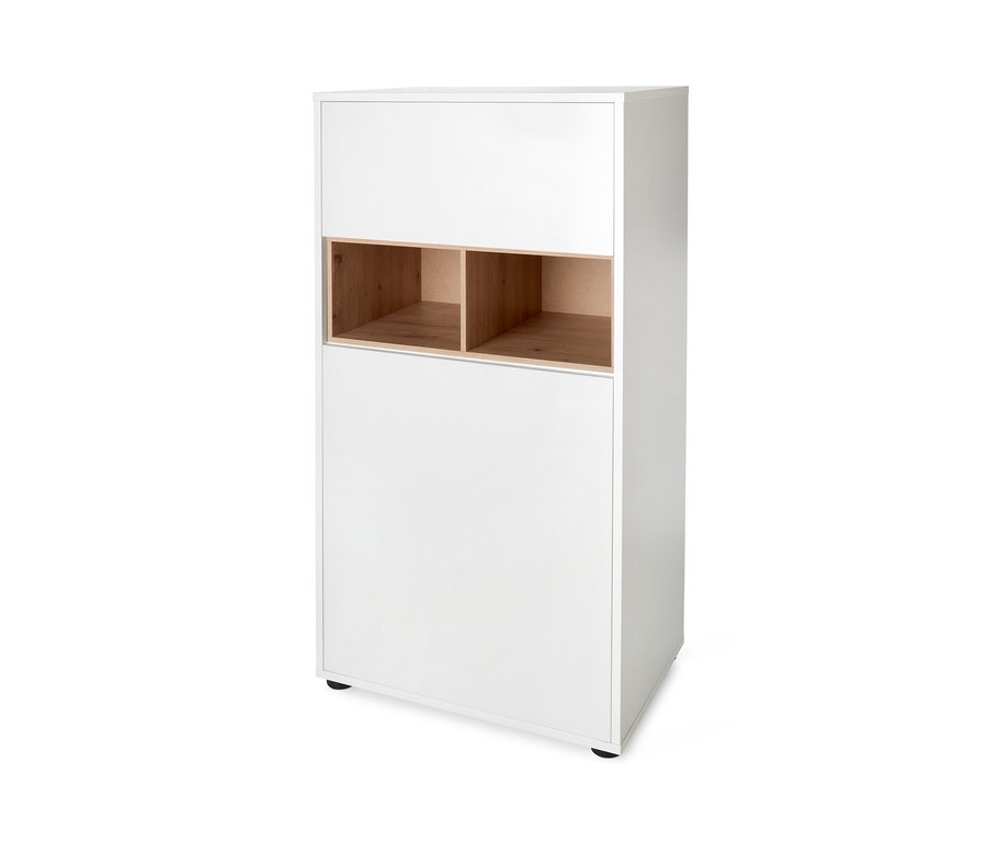 Weißes Highboard mit Details in Eichendekor.