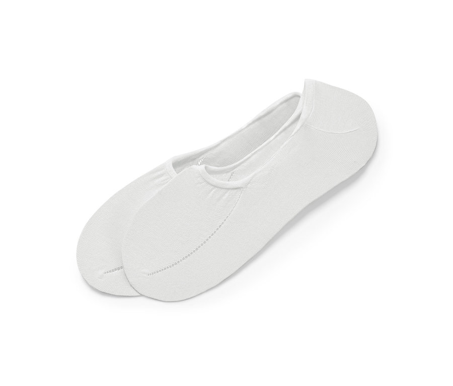 Zwei Paar extrafeine Sneaker-Füßlinge liegen übereinander.