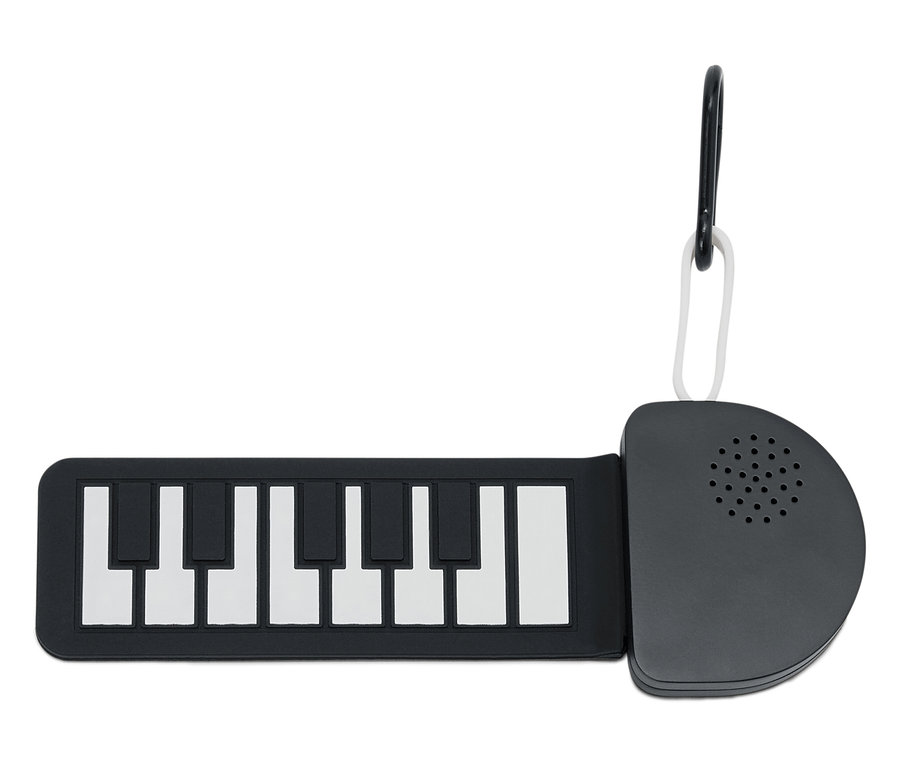 Schwarz-weißes Mini-Klavier mit Karabiner.