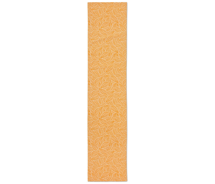Orangefarbener Läufer mit Blattmuster.