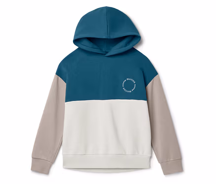 Dreifarbiger Hoodie mit Kapuze in Blau, Weiß und Beige liegt flach.
