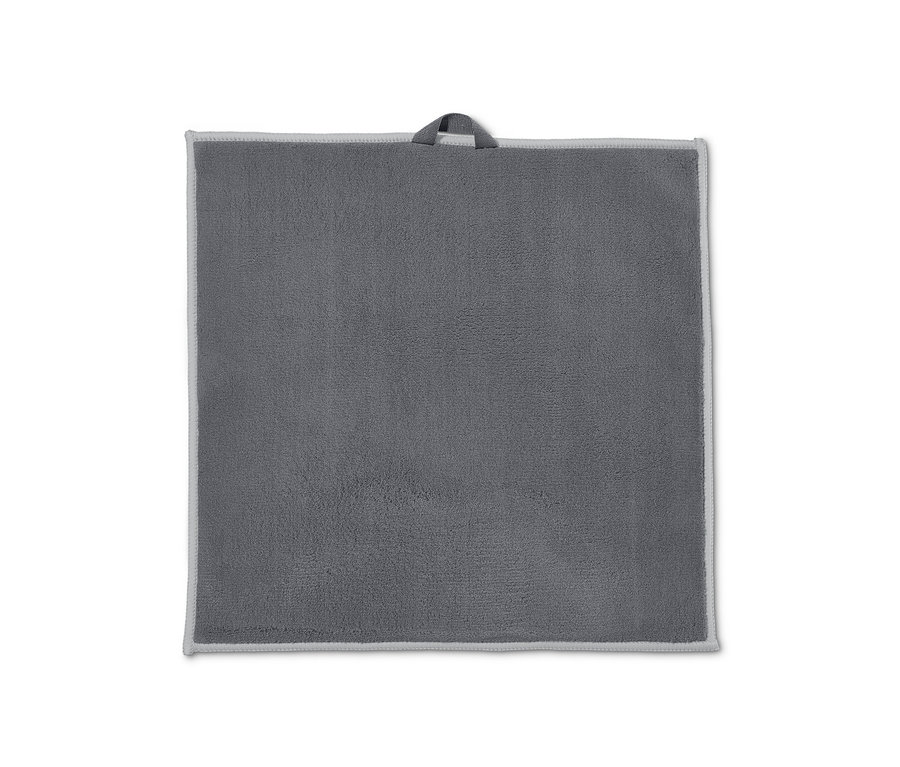 Graues Tuch aus dem Premium-Reinigungstuch-Set mit Aufhängeschlaufe.