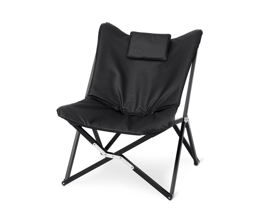 Schwarzer klappbarer Loungechair.