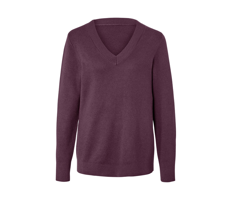Lila Strickpullover mit V-Ausschnitt.