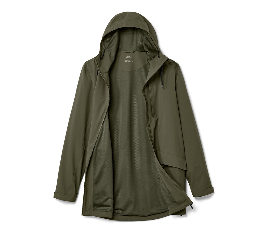 Offene olivgrüne Outdoorjacke.